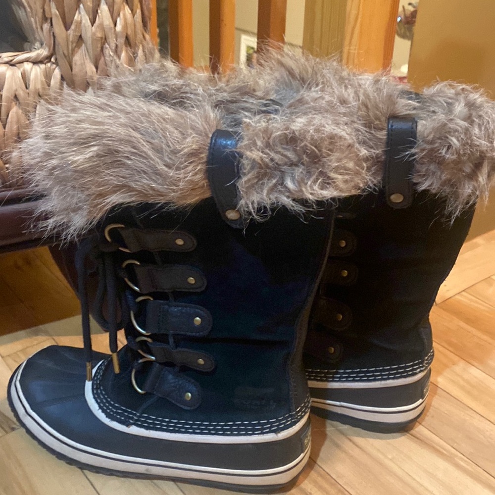 Sorel size 9 women’s boots